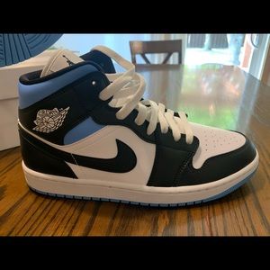 Jordan 1 Mid University Black White (W) size 11